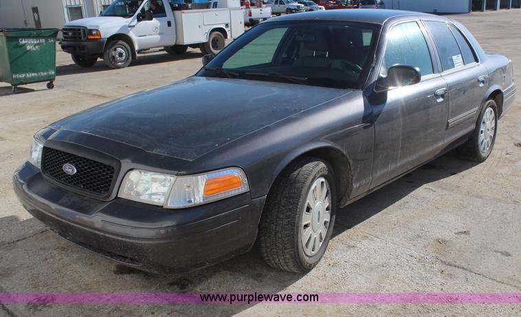 image for item H7837 2001 Ford Crown Victoria Police Interceptor