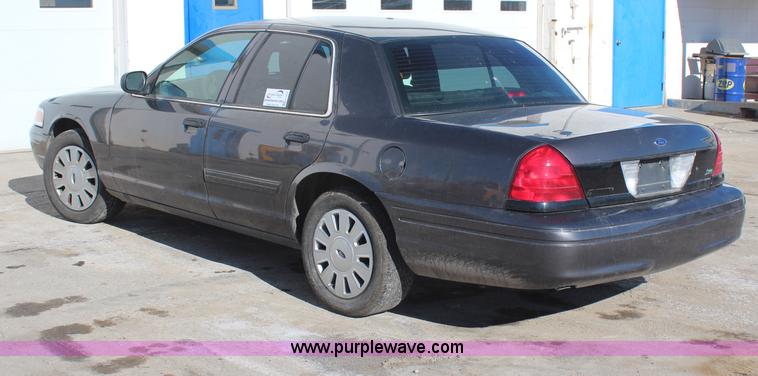 image for item H7837 2001 Ford Crown Victoria Police Interceptor