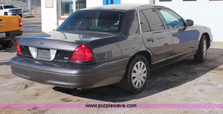 image for item H7837 2001 Ford Crown Victoria Police Interceptor