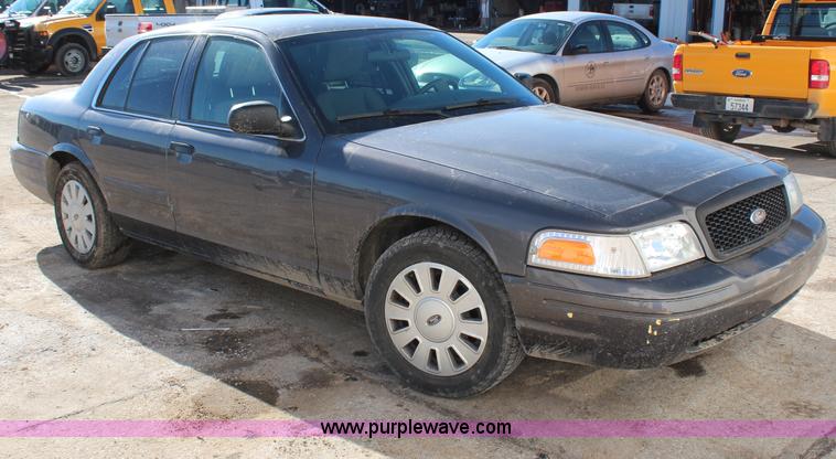 image for item H7837 2001 Ford Crown Victoria Police Interceptor