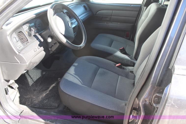 image for item H7837 2001 Ford Crown Victoria Police Interceptor