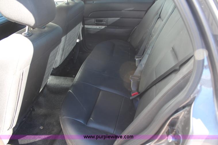 image for item H7837 2001 Ford Crown Victoria Police Interceptor