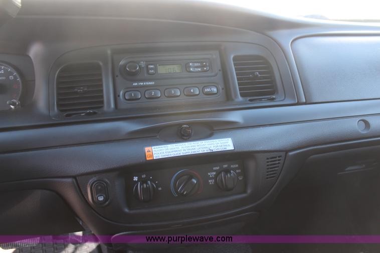 image for item H7837 2001 Ford Crown Victoria Police Interceptor
