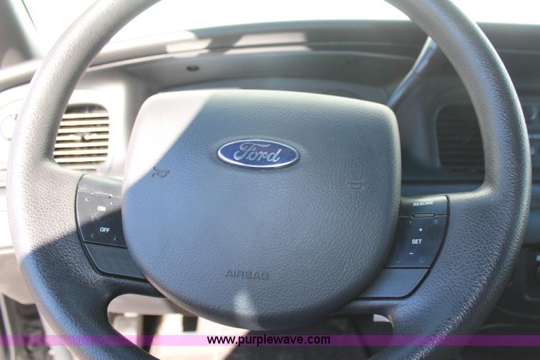 image for item H7837 2001 Ford Crown Victoria Police Interceptor