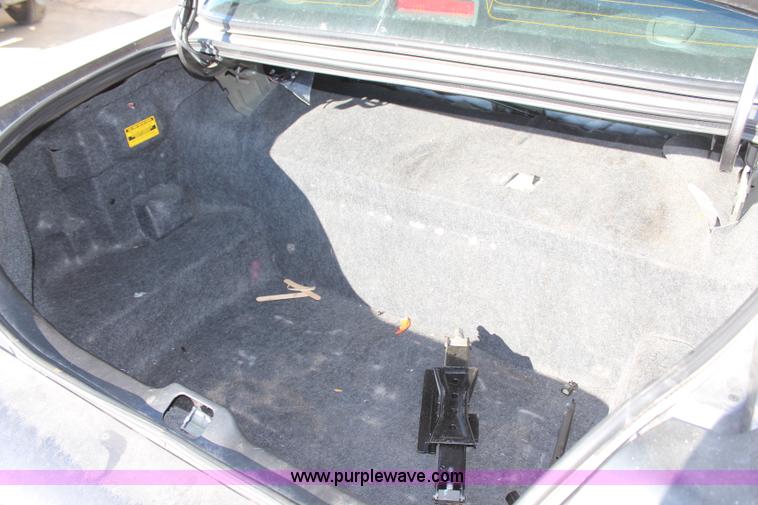 image for item H7837 2001 Ford Crown Victoria Police Interceptor