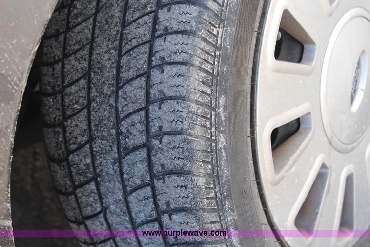 image for item H7837 2001 Ford Crown Victoria Police Interceptor