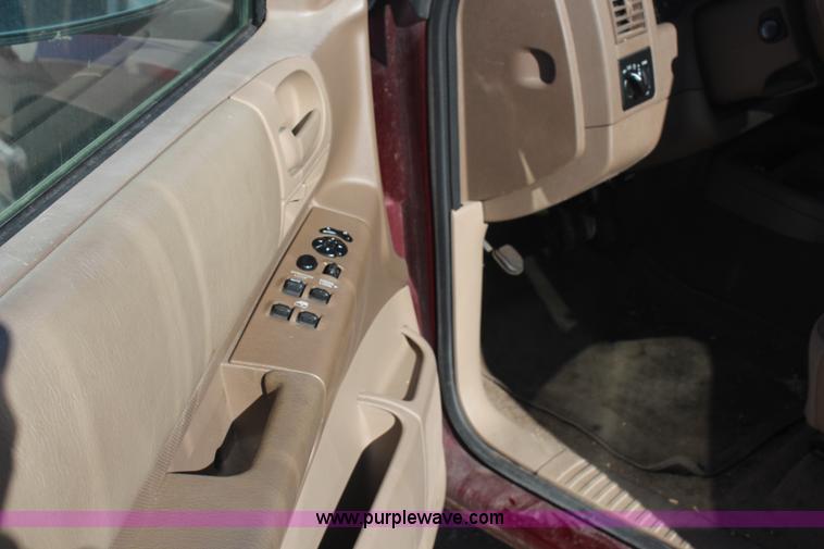 image for item H7838 2002 Dodge Durango SUV