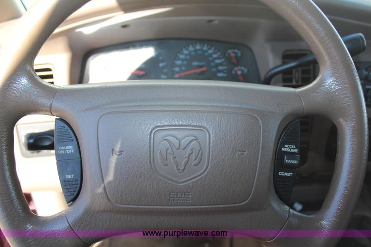 image for item H7838 2002 Dodge Durango SUV