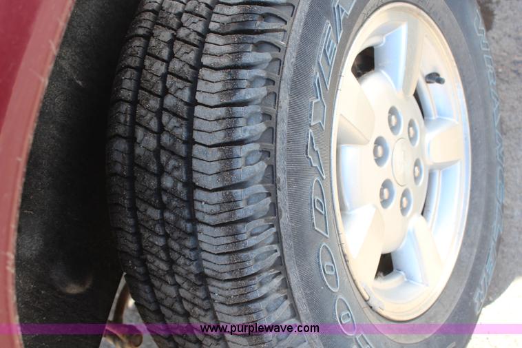 image for item H7838 2002 Dodge Durango SUV