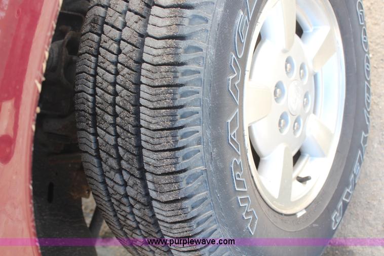 image for item H7838 2002 Dodge Durango SUV