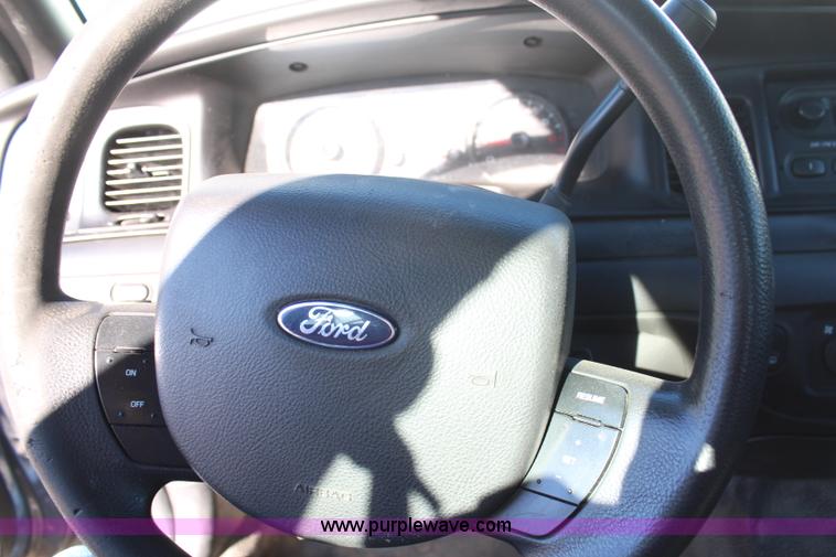 image for item H7844 2010 Ford Crown Victoria Police Interceptor