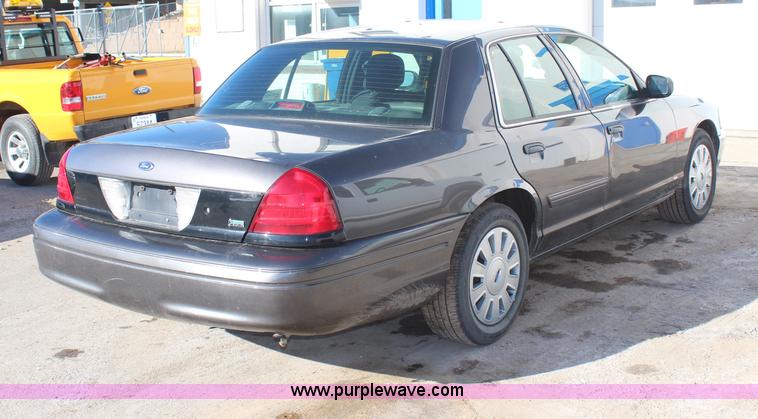 image for item H7861 2010 Ford Crown Victoria Police Interceptor