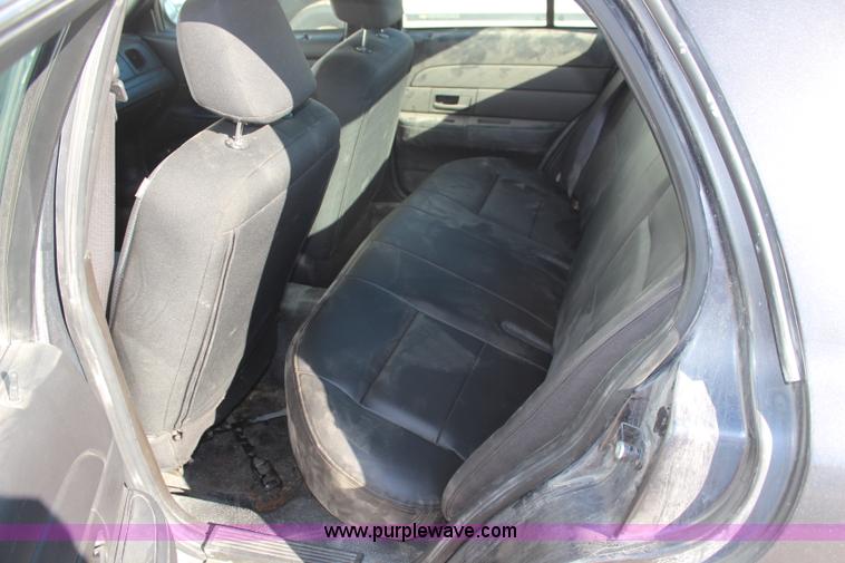 image for item H7861 2010 Ford Crown Victoria Police Interceptor