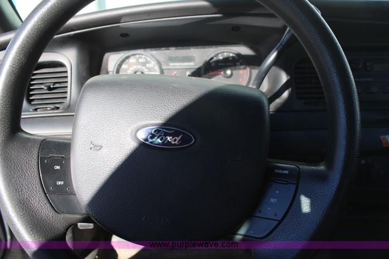 image for item H7861 2010 Ford Crown Victoria Police Interceptor