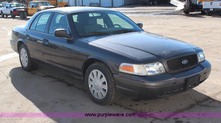image for item H7865 2007 Ford Crown Victoria Police Interceptor