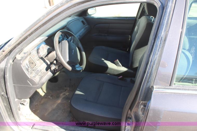 image for item H7865 2007 Ford Crown Victoria Police Interceptor