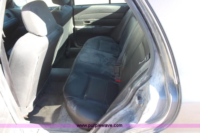 image for item H7865 2007 Ford Crown Victoria Police Interceptor