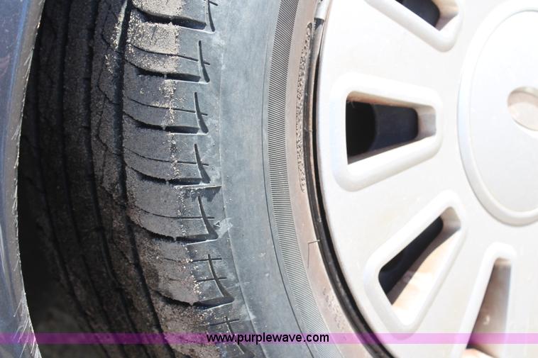 image for item H7865 2007 Ford Crown Victoria Police Interceptor