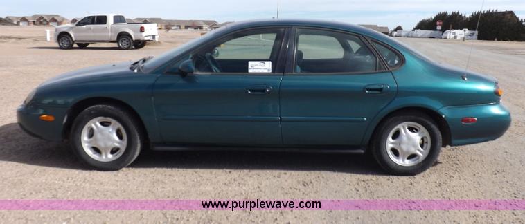 image for item I9194 1997 Ford Taurus GL