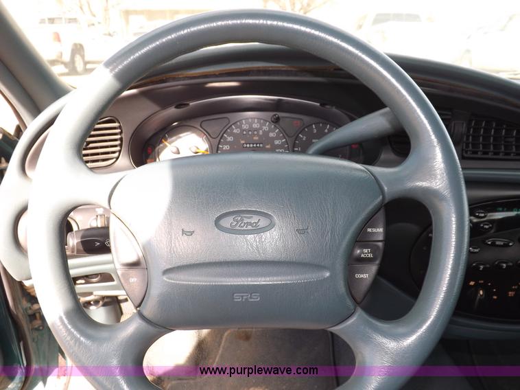 image for item I9194 1997 Ford Taurus GL