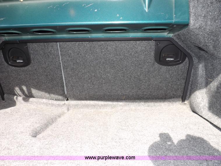 image for item I9194 1997 Ford Taurus GL