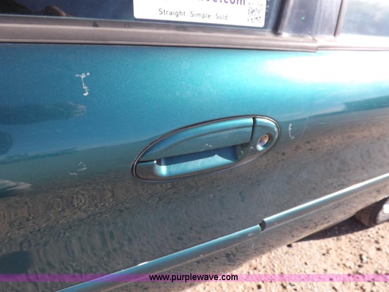 image for item I9194 1997 Ford Taurus GL