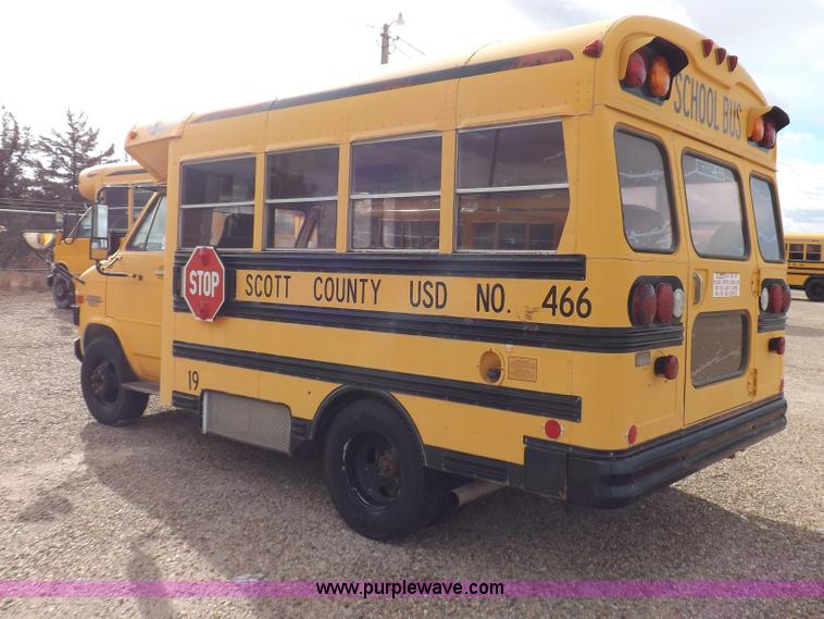 image for item I9196 1990 Chevrolet G30 transit vehicle