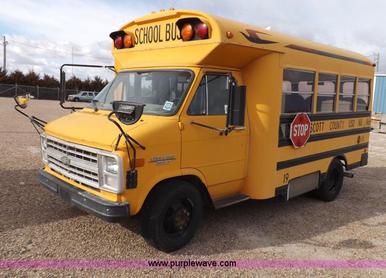 image for item I9196 1990 Chevrolet G30 transit vehicle