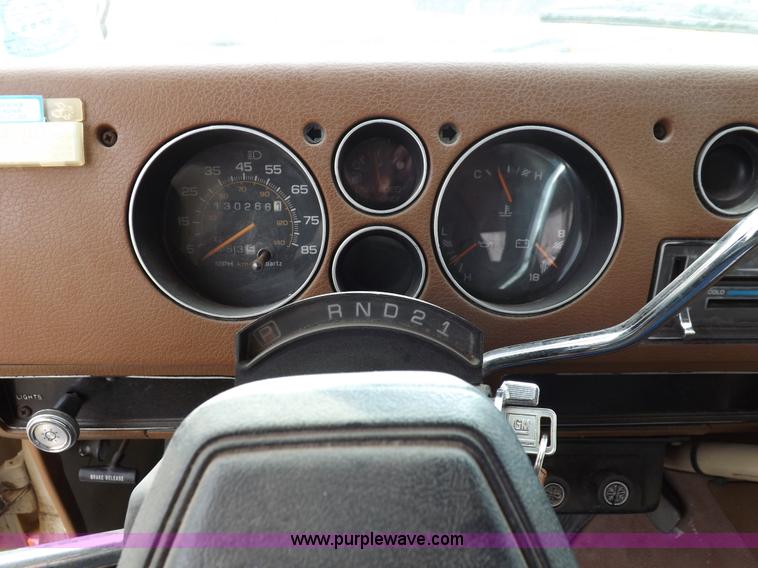 image for item I9196 1990 Chevrolet G30 transit vehicle