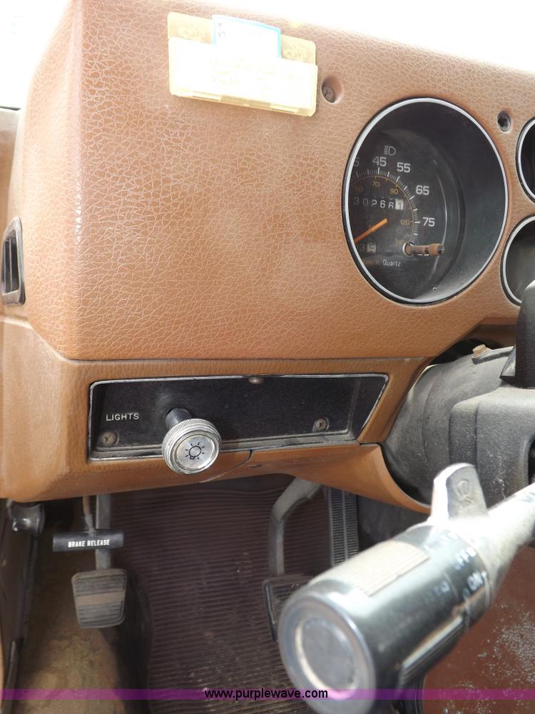 image for item I9196 1990 Chevrolet G30 transit vehicle