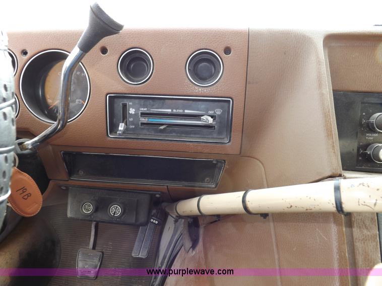 image for item I9196 1990 Chevrolet G30 transit vehicle