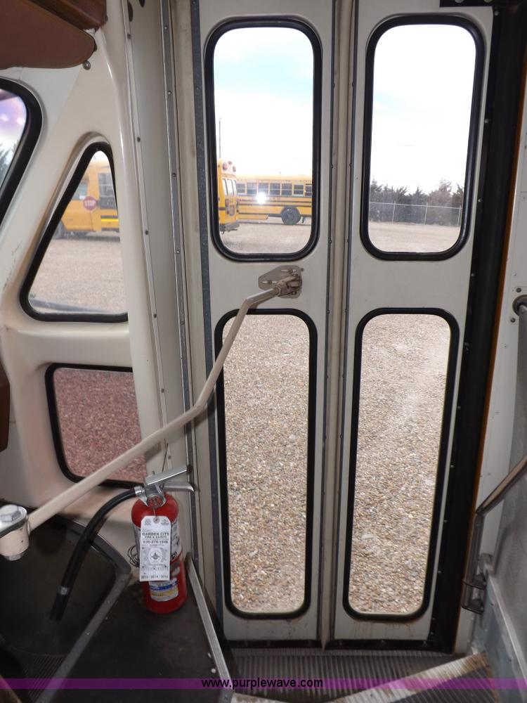 image for item I9196 1990 Chevrolet G30 transit vehicle