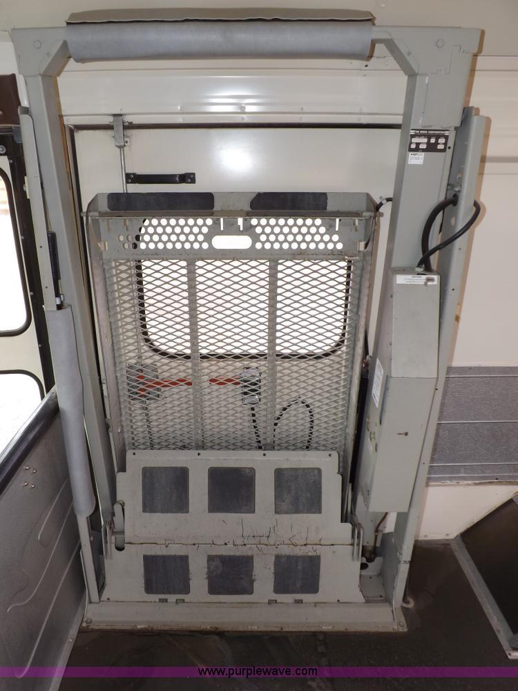 image for item I9196 1990 Chevrolet G30 transit vehicle