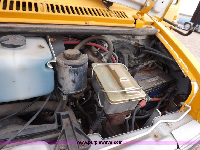 image for item I9196 1990 Chevrolet G30 transit vehicle