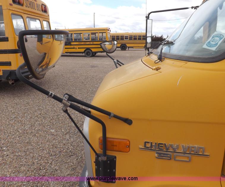 image for item I9196 1990 Chevrolet G30 transit vehicle