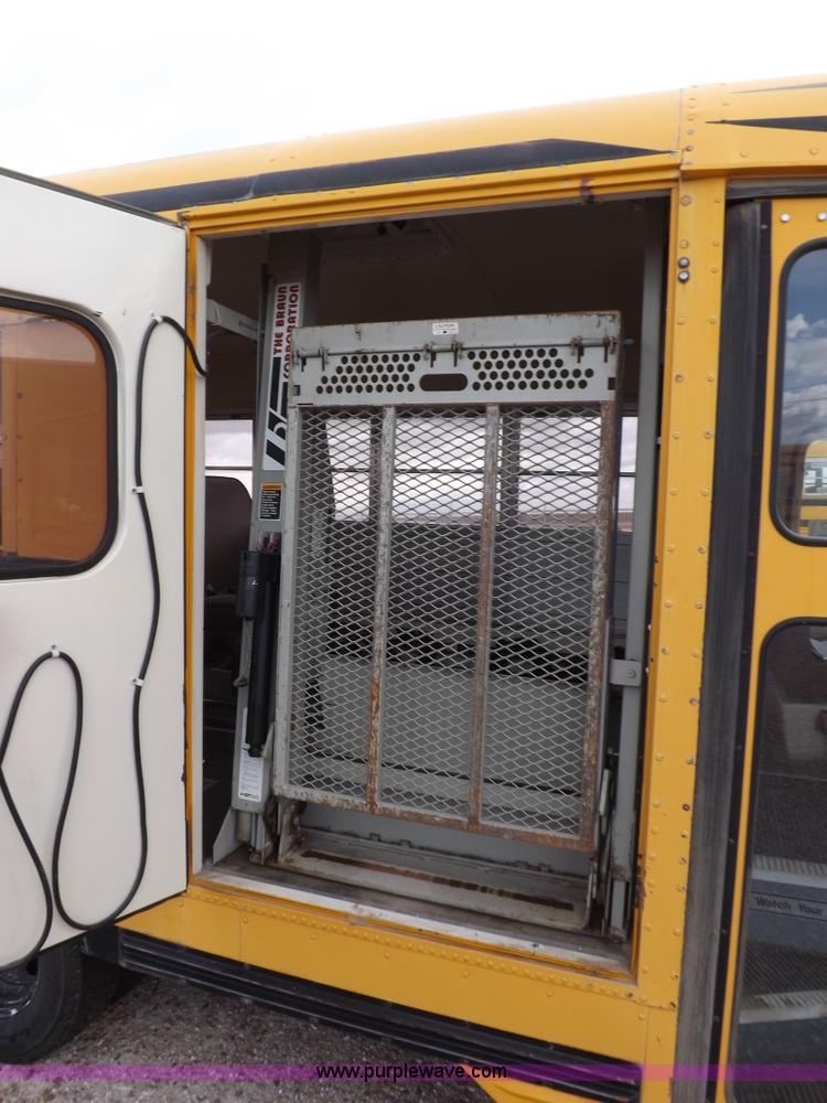 image for item I9196 1990 Chevrolet G30 transit vehicle