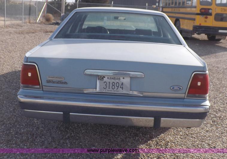 image for item I9200 1988 Ford Crown Victoria