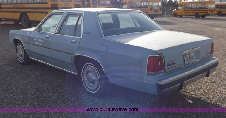 image for item I9200 1988 Ford Crown Victoria