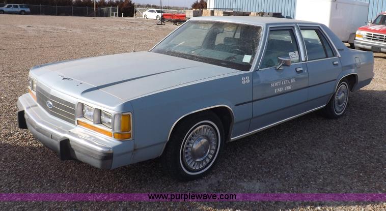image for item I9200 1988 Ford Crown Victoria