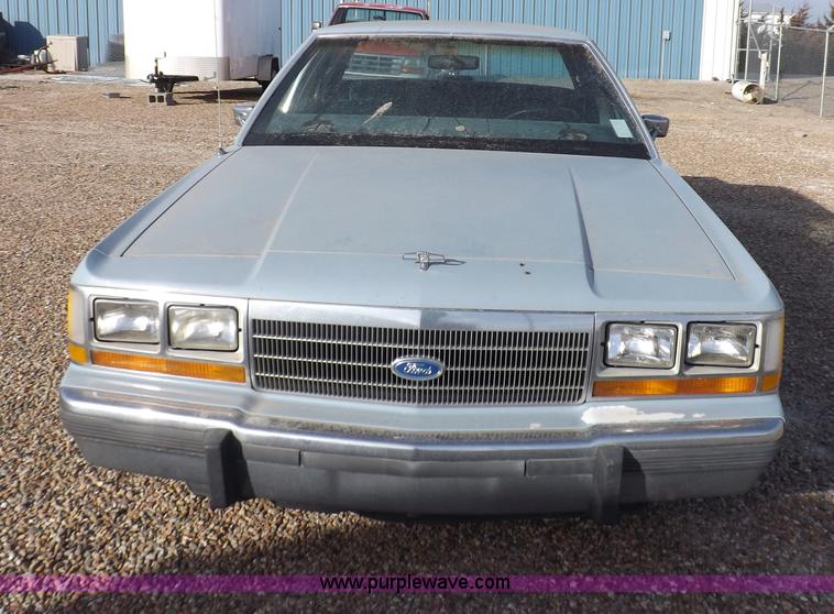 image for item I9200 1988 Ford Crown Victoria