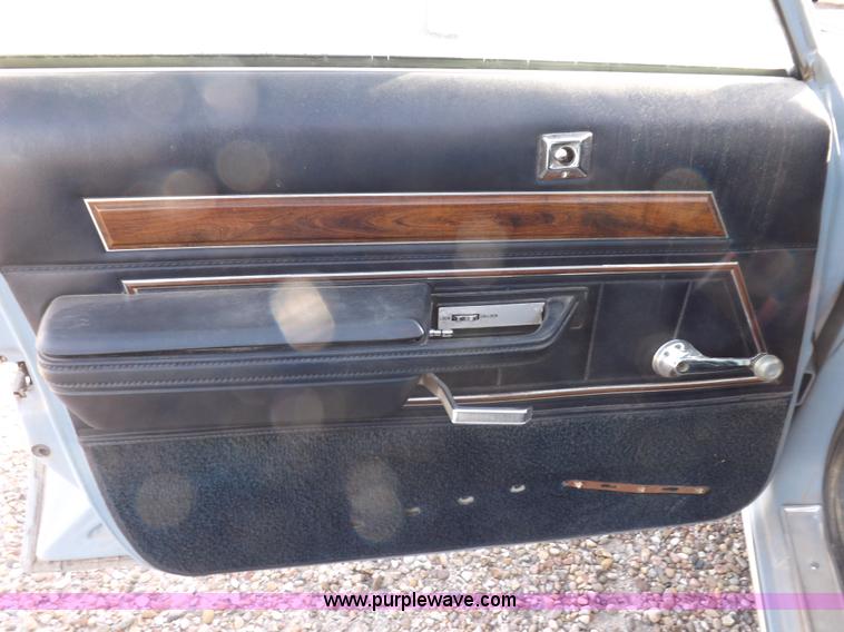 image for item I9200 1988 Ford Crown Victoria