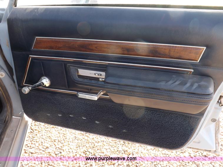 image for item I9200 1988 Ford Crown Victoria