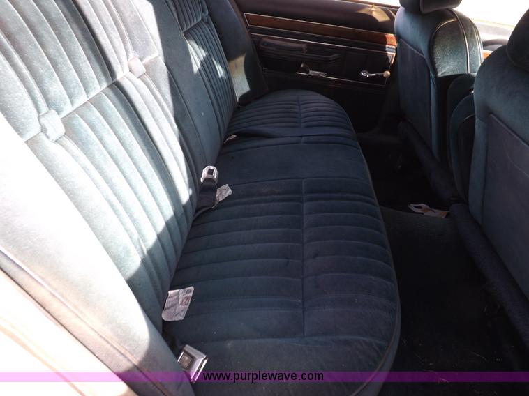 image for item I9200 1988 Ford Crown Victoria