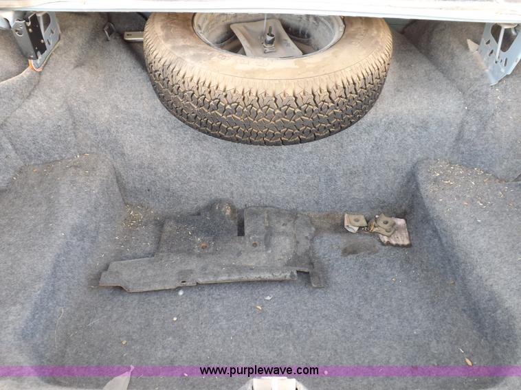 image for item I9200 1988 Ford Crown Victoria