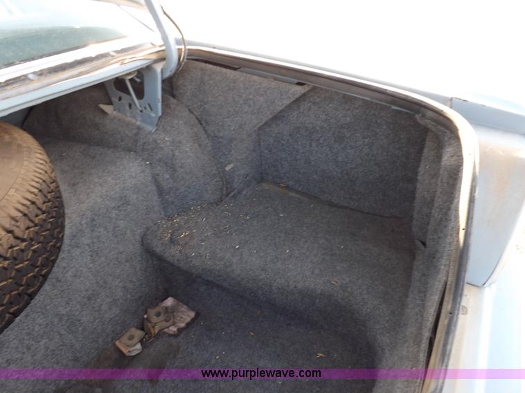 image for item I9200 1988 Ford Crown Victoria