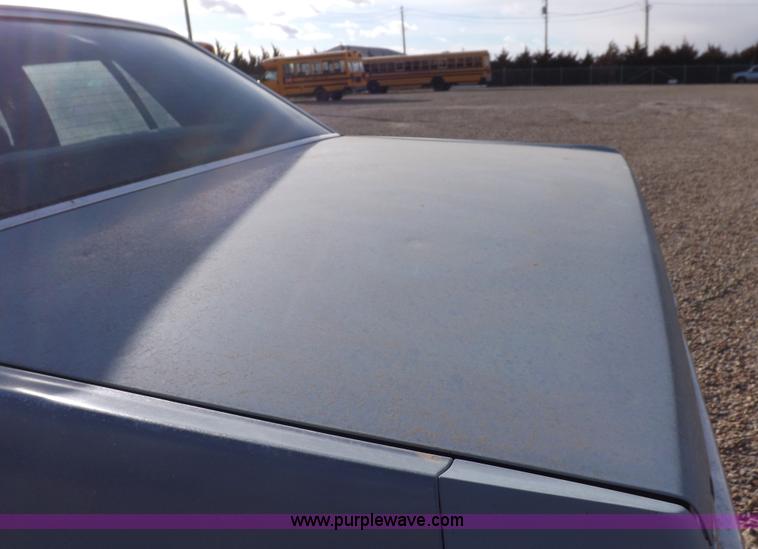 image for item I9200 1988 Ford Crown Victoria