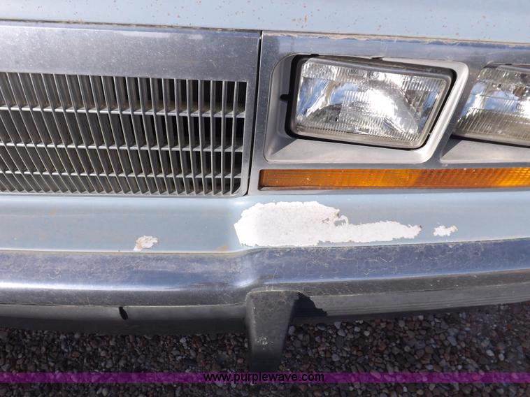 image for item I9200 1988 Ford Crown Victoria