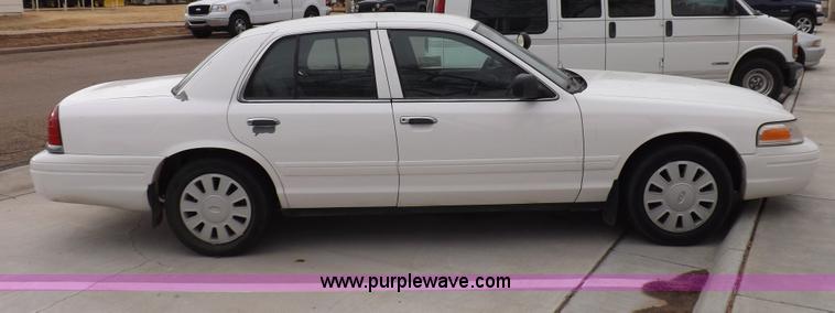 image for item I9204 2006 Ford Crown Victoria Police Interceptor