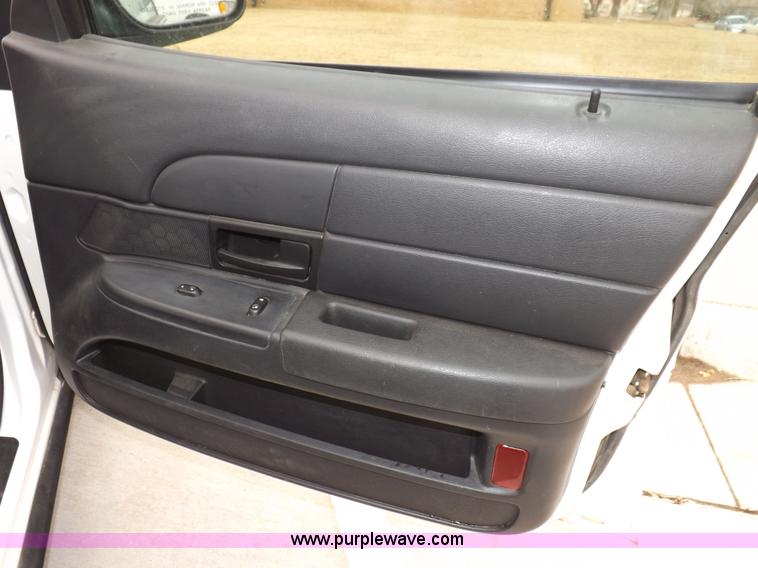 image for item I9204 2006 Ford Crown Victoria Police Interceptor