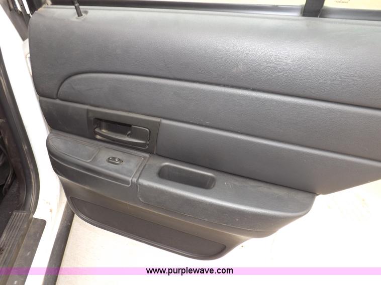 image for item I9204 2006 Ford Crown Victoria Police Interceptor